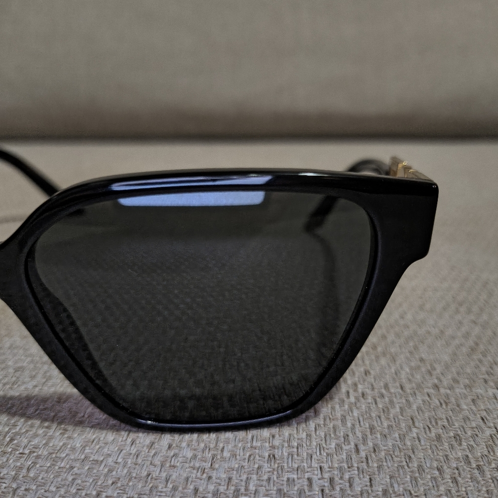 Authentic Versace Sunglasses NWT org $536 - Picture 15 of 16